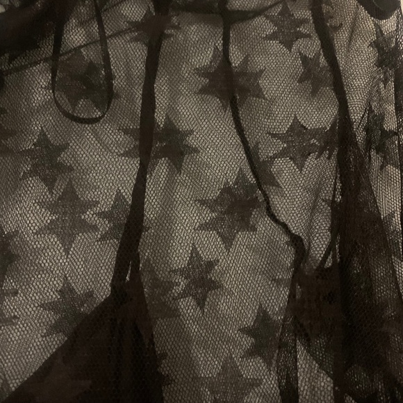 NEW WITH TAGS Zara black star patterned tool long sleeve blouse over black cami - Picture 6 of 7